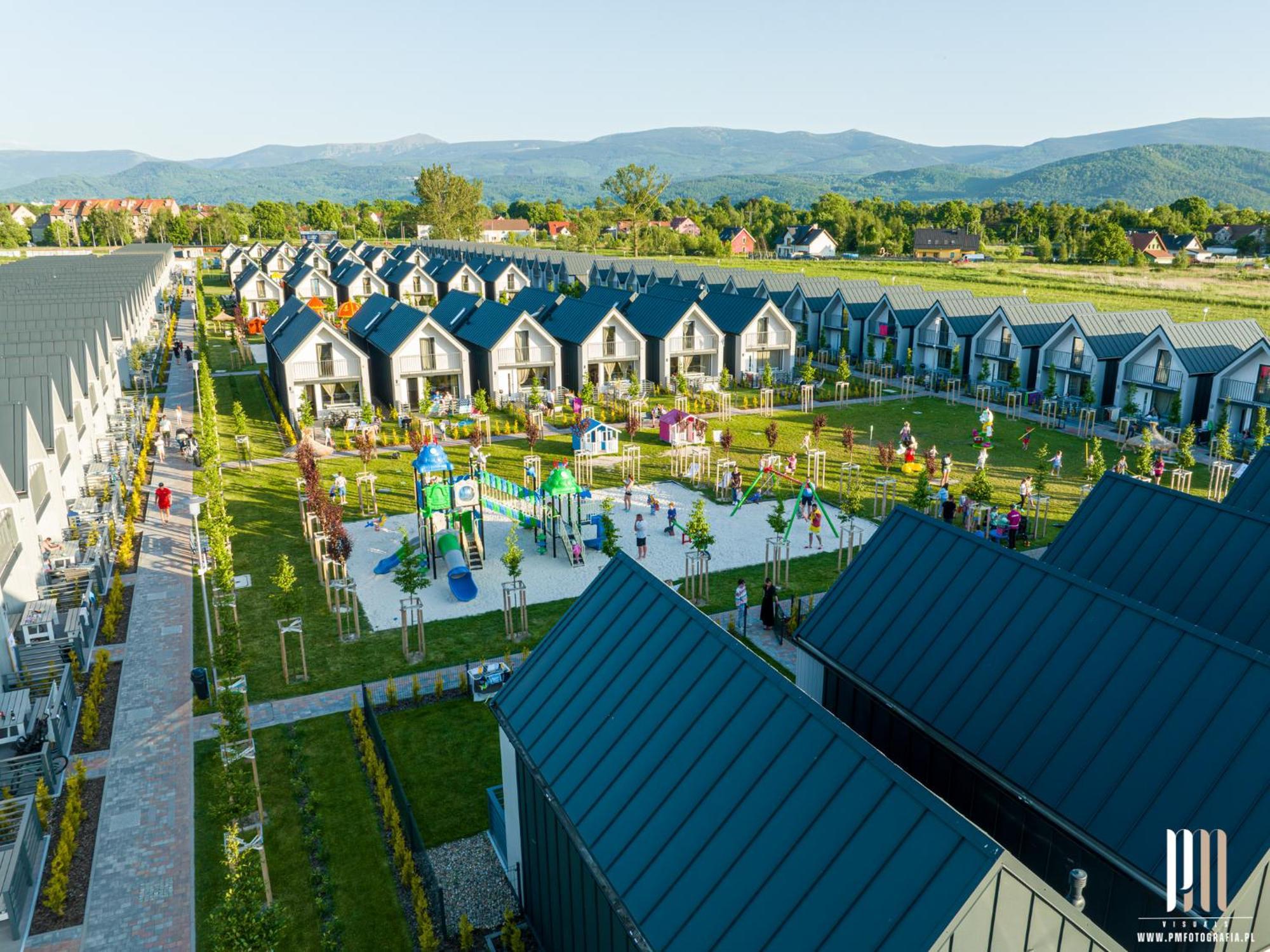 Holiday Park & Resort Cieplice Zdroj Єленя-Ґура Екстер'єр фото